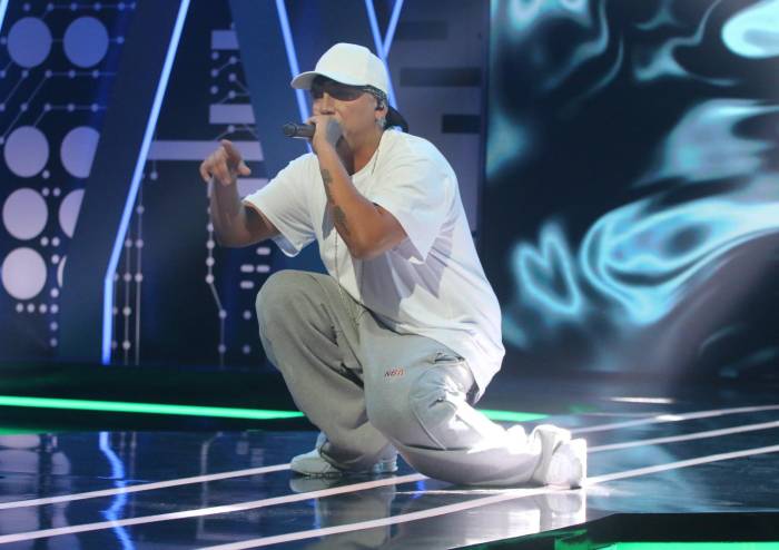 Eminem encendió el escenario con toda la euforia del rap
