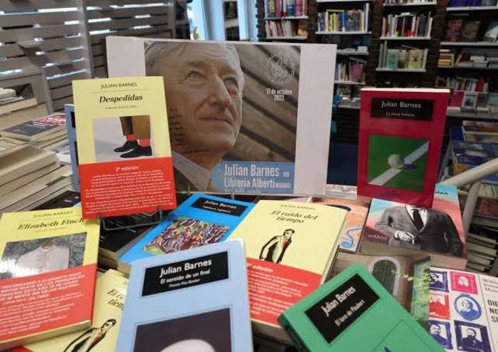 Julian Barnes encuentra 