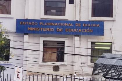 “No todos los Veliz Ramos son mis familiares”: la respuesta del ministro de Educación a la acusación del diputado de CC