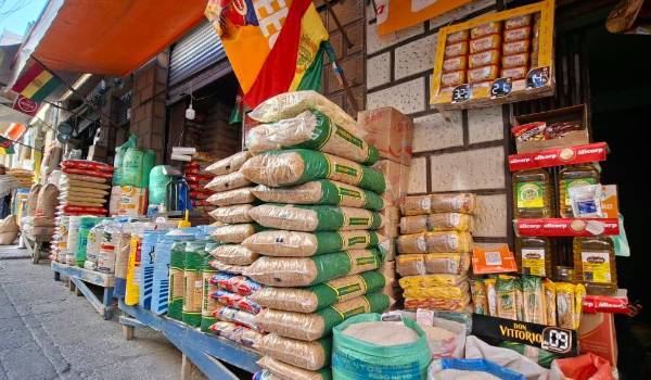 La Paz: El quintal de arroz llega a Bs 600 en la calle Antonio Gallardo y comerciantes lo atribuyen al precio del diésel