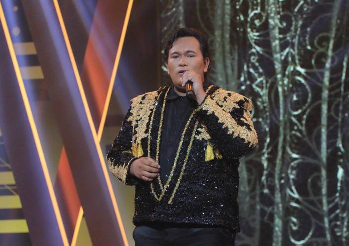 Juan Gabriel no admite desacuerdo con el jurado, pero afirma que siempre cantó de esa forma