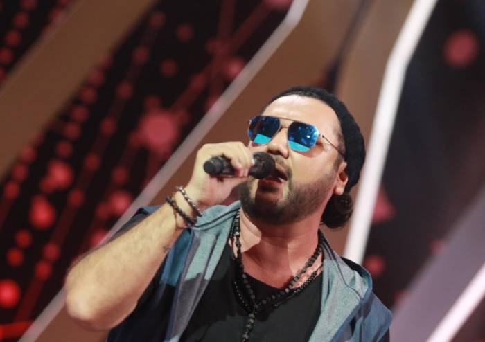 “Te has tomado una licencia que no le corresponde al artista”: las críticas a Ricardo Arjona 