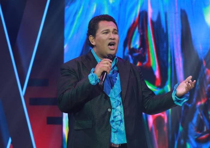 Juan Gabriel reconoció que la modalidad de versus lo perjudicó 