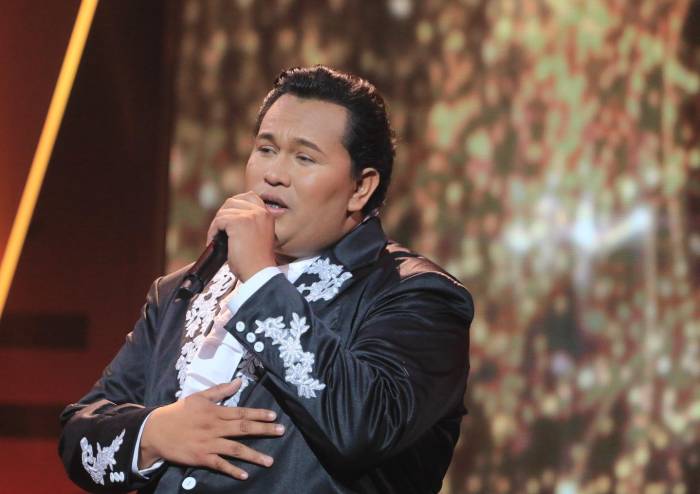 Entre lágrimas Juan Gabriel contó el trasfondo de la canción más personal que lo llevó a eliminación