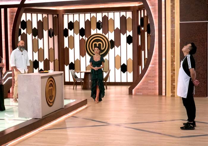 La devolución que sacó lágrimas a Fher al preparar un plato de su tierra 