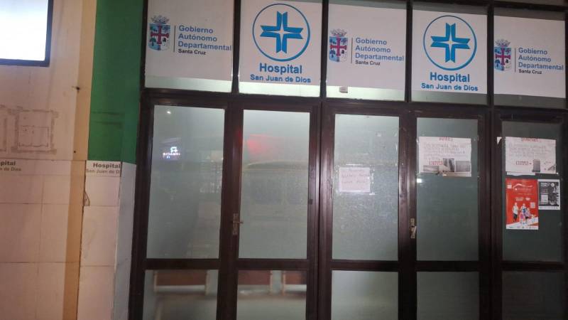 Las puertas del hospital San Juan de Dios están cerradas este lunes