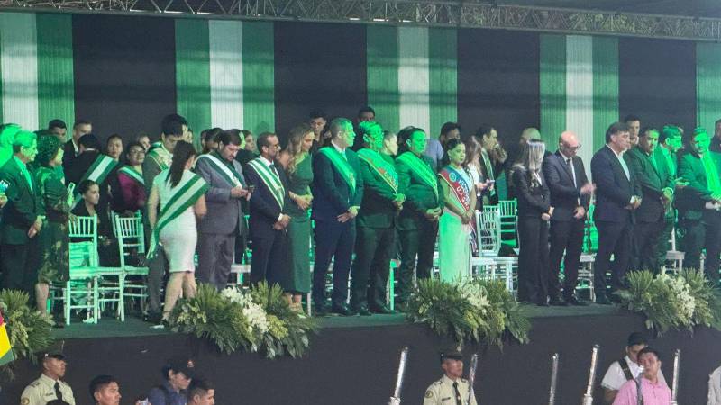 El gobernador de Santa Cruz, Luis Fernando Camacho, en el palco.