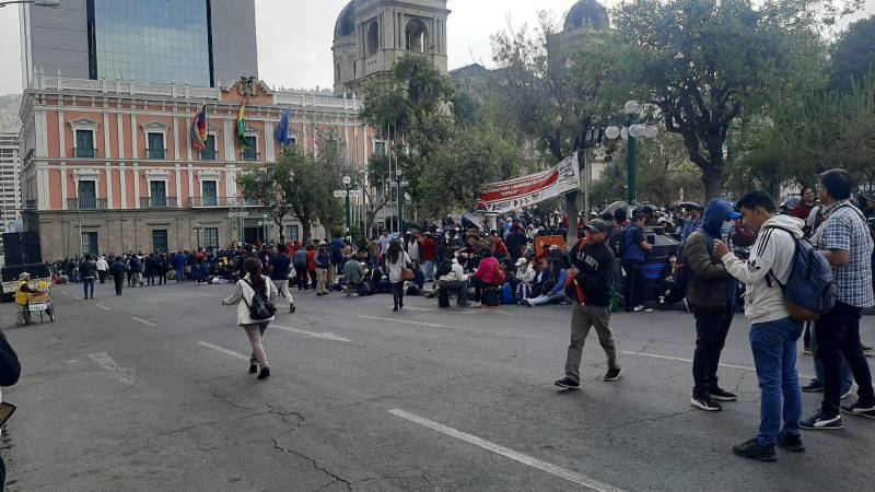 Seguidores de Arce frente a la ALP