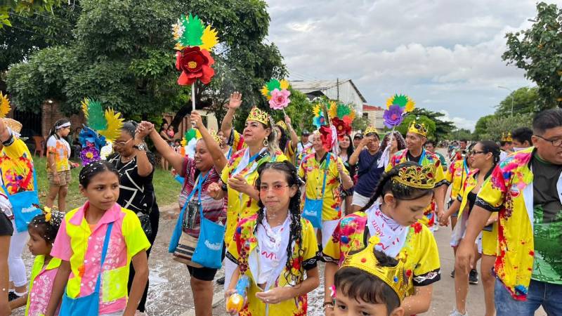 Las ciudadelas disfrutan de su Corso con ritmo y tradición