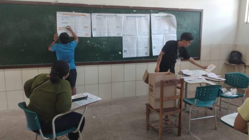 El conteo de votos arrancó al final de la tarde de este domingo