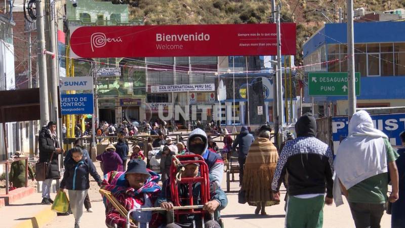 El paso fronterizo en Desaguadero. 