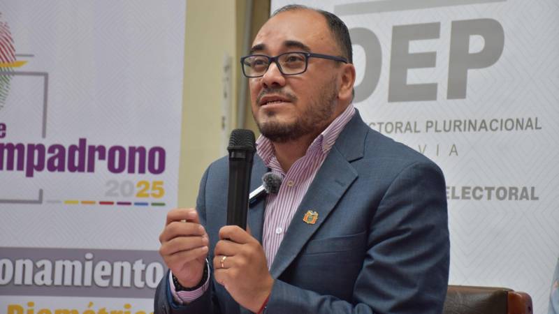 Gustavo Ávila es vocal del TSE