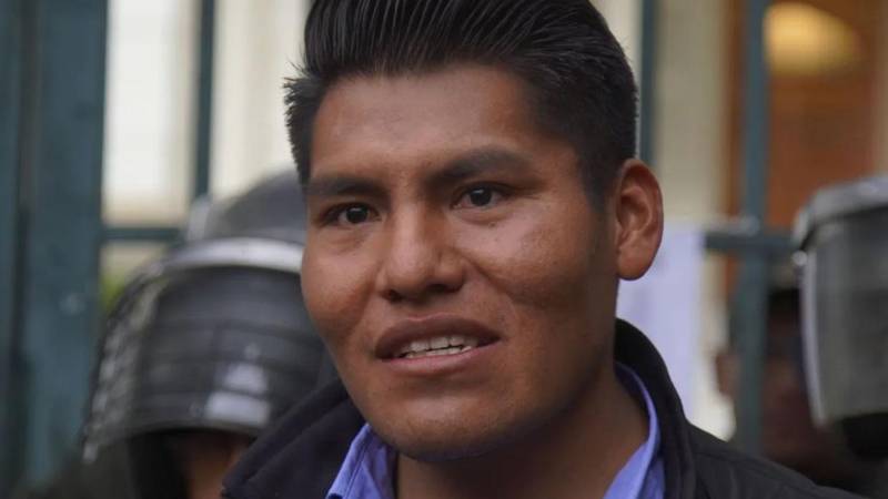 NGP, el partido de impulsaba la candidatura de Yahuasi, decidió no participar en la segunda vuelta. El TSE aceptó la determinación, pero Yahuasi se opuso.