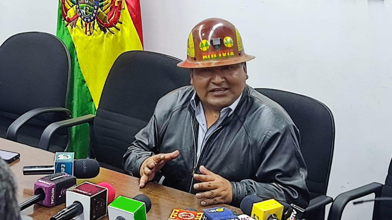 Alejandro Santos es ministro de Minería y Metalurgia