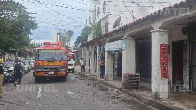 Incendio en una vivienda del centro de la capital cruceña. 