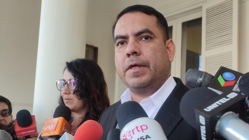 Vargas dio los detalles sobre la labor de los jurados electoral y dijo que en caso de incumplimiento hay sanciones
