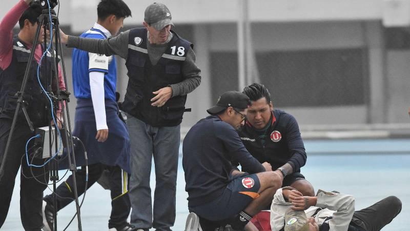 Camarógrafo herido durante un partido