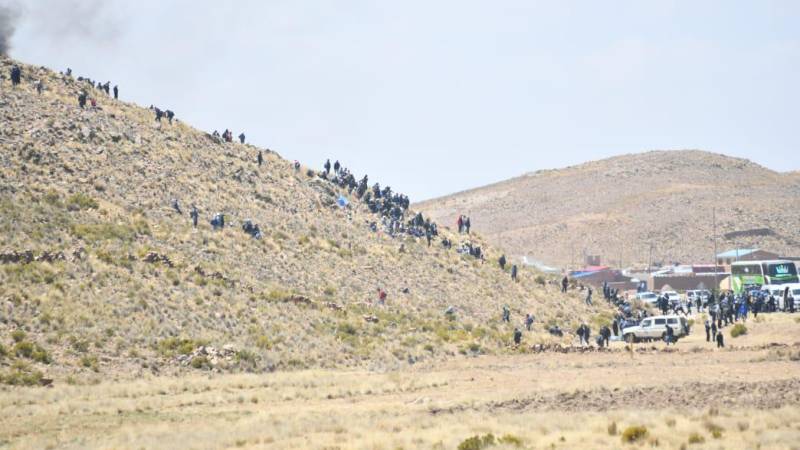 La situación se dio en la zona de Vila Vila, durante el paso de la marcha evista