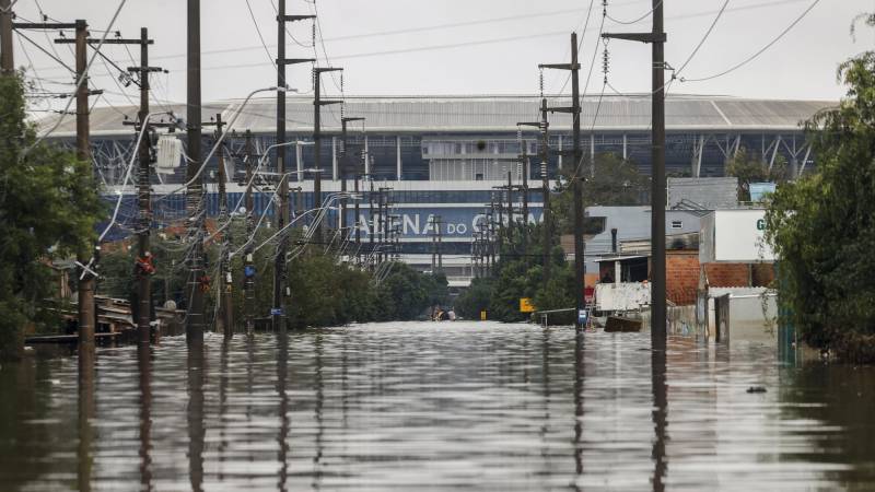 Inundación en inmediaciones al estadio del equipo de fútbol de Gremio.