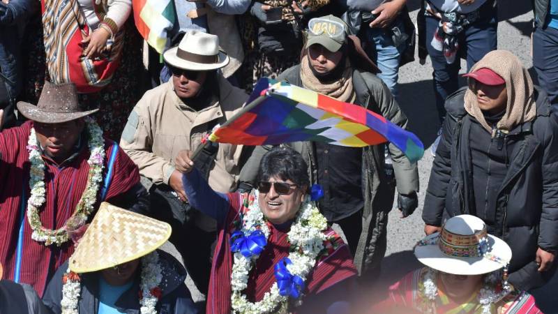 La marcha está encabezada por el máximo dirigente del masismo, Juan Evo Morales