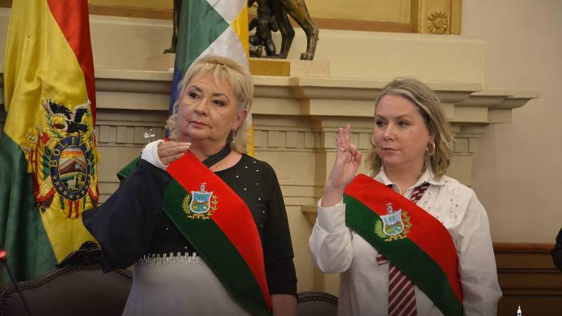 Waldy Caballero y Carola Antezana en la posesión del lunes.