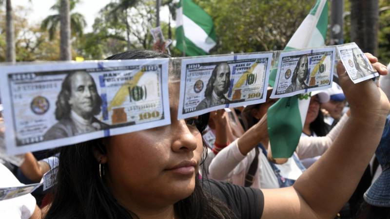 Una protesta por la escasez de dólares en Santa Cruz 