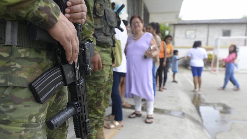 El referéndum se celebró en el marco del “conflicto armado interno”