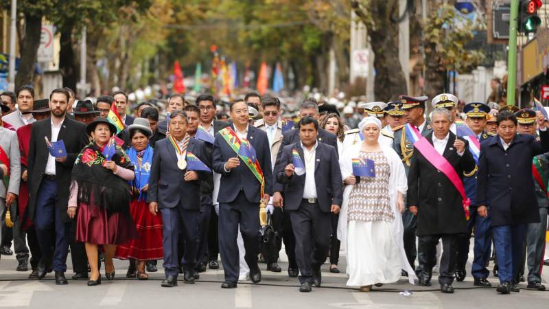 Las autoridades del Ejecutivo.