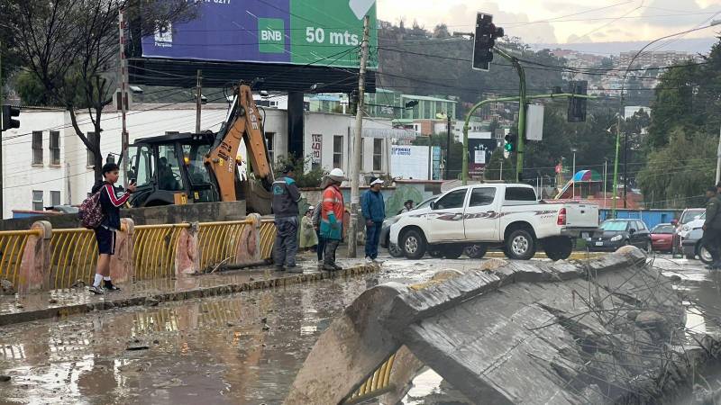 El puente Florida quedó destrozado. 