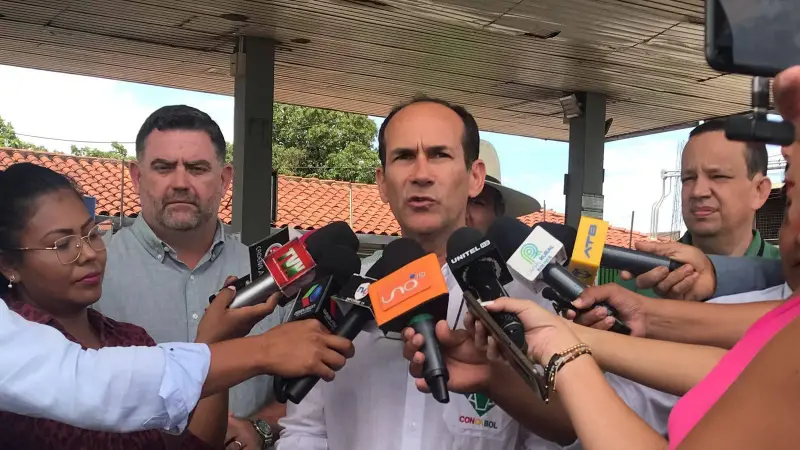 “Hagan su trabajo, trabajen con el Sensag, controlen el contrabando”, señaló el ejecutivo 