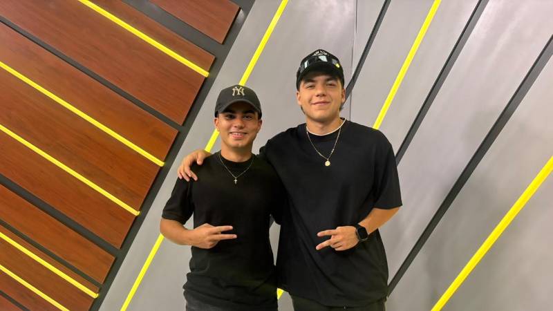 Nicolas Angulo y Jota Narbaja en La Revista. 