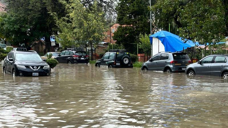 La avenida terminó inundada 