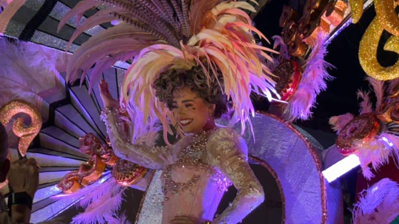 Camila I, derrocha belleza y elegancia. 