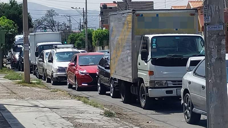 En Cochabamba también hay largas filas en busca de combustible