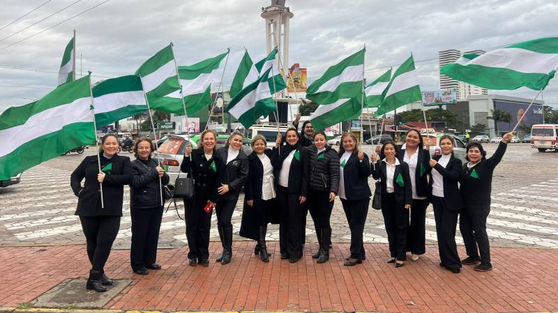 Damas cívicas en el Cristo Redentor 