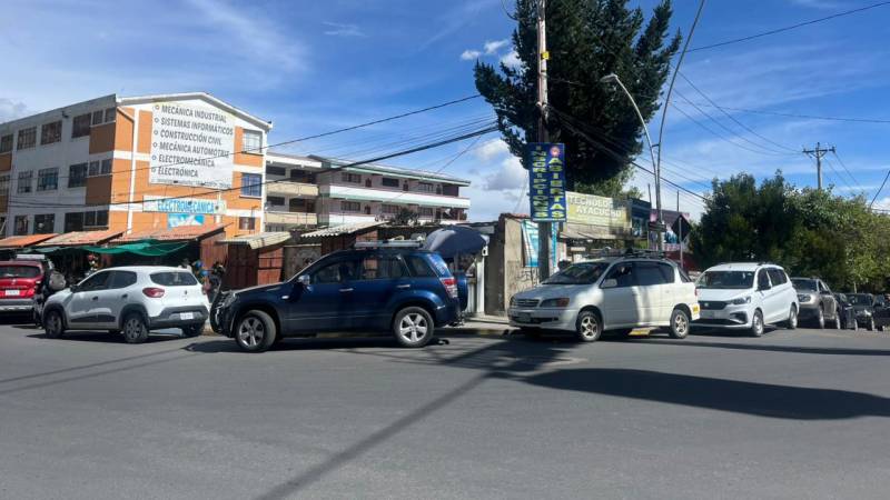 Filas este viernes para la inspección en la ciudad de La Paz.