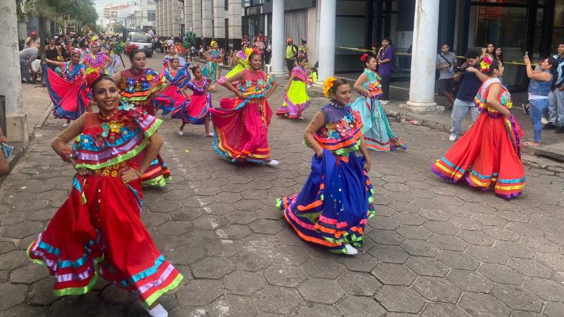 Ballets infantiles abren la cuarta y última precarnavalera con los ballets 
