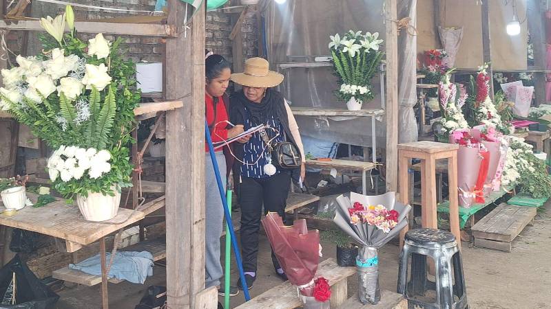 En Santa Cruz, las flores comenzaron a escasear en las tiendas 