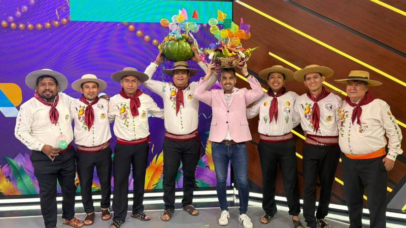 Residentes tarijeños en La Revista.