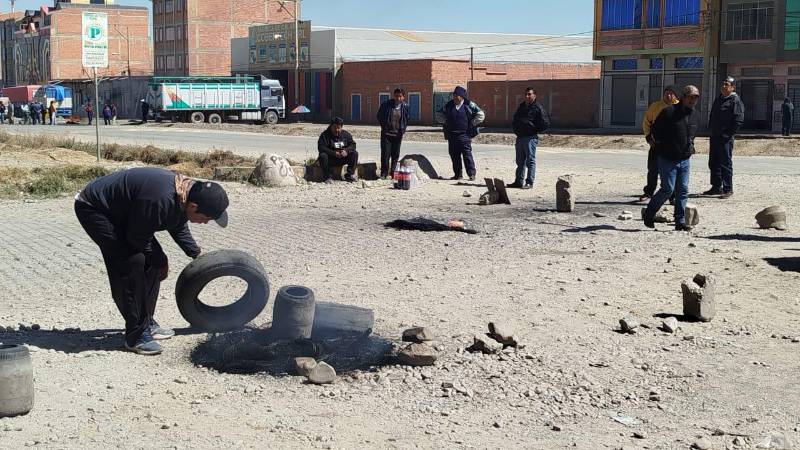 Bloqueos en la ruta a Viacha 