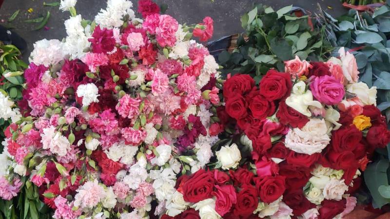 Flores con una variedad de precios. 