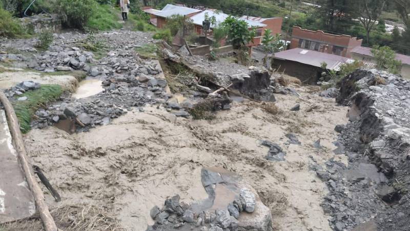 La riada bajó desde la parte alta del cerro en Quime