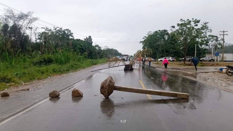 Bloqueo de transportistas en Rurrenabaque 