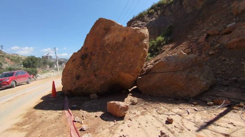 La roca de 25 toneladas provocó la inhabilitación de la ruta a Mallasa 