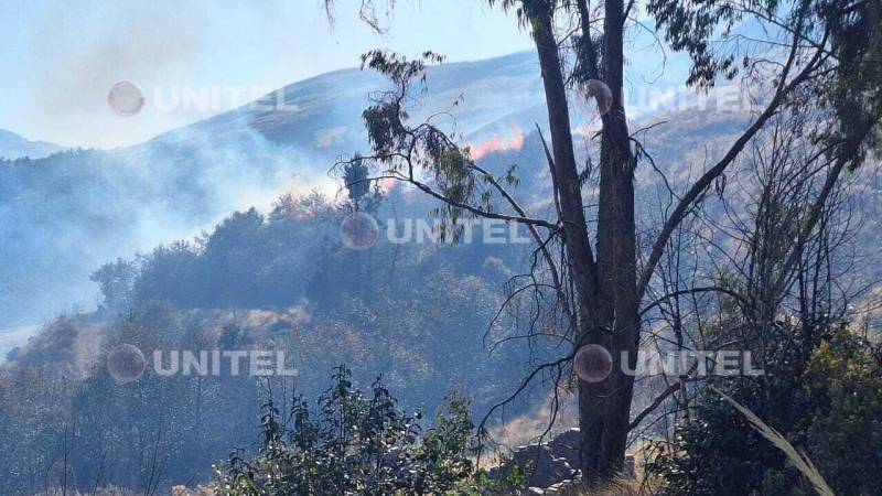 Fuego en el Parque Nacional Tunari.