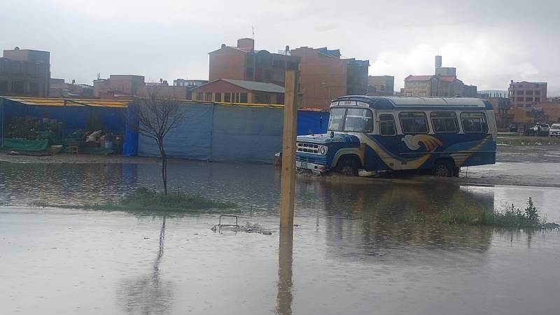 Calles inundadas en El Alto 