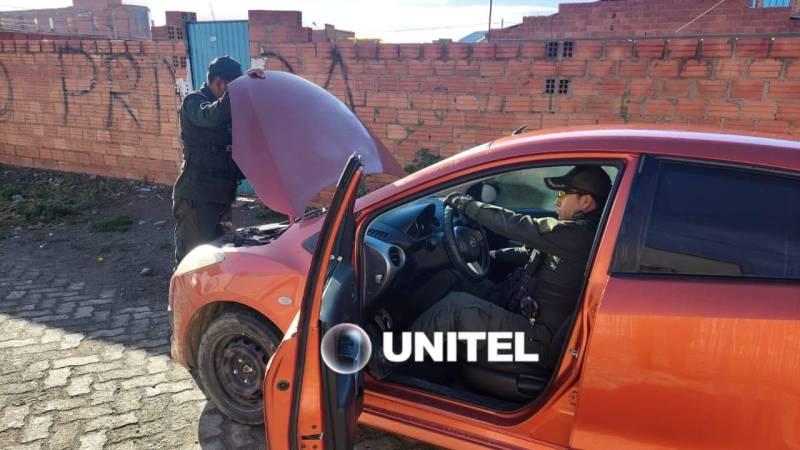 El vehículo reportado como robado en Chile que fue hallado en Patacamaya, en La Paz.