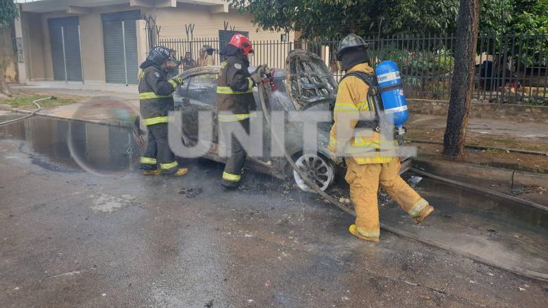 El inncendio vehicular fue controlado