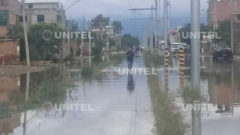 Inundación de la avenida Arquímedes.