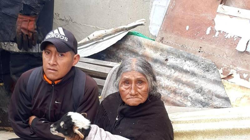 La mujer que fue afectada por el incendio.